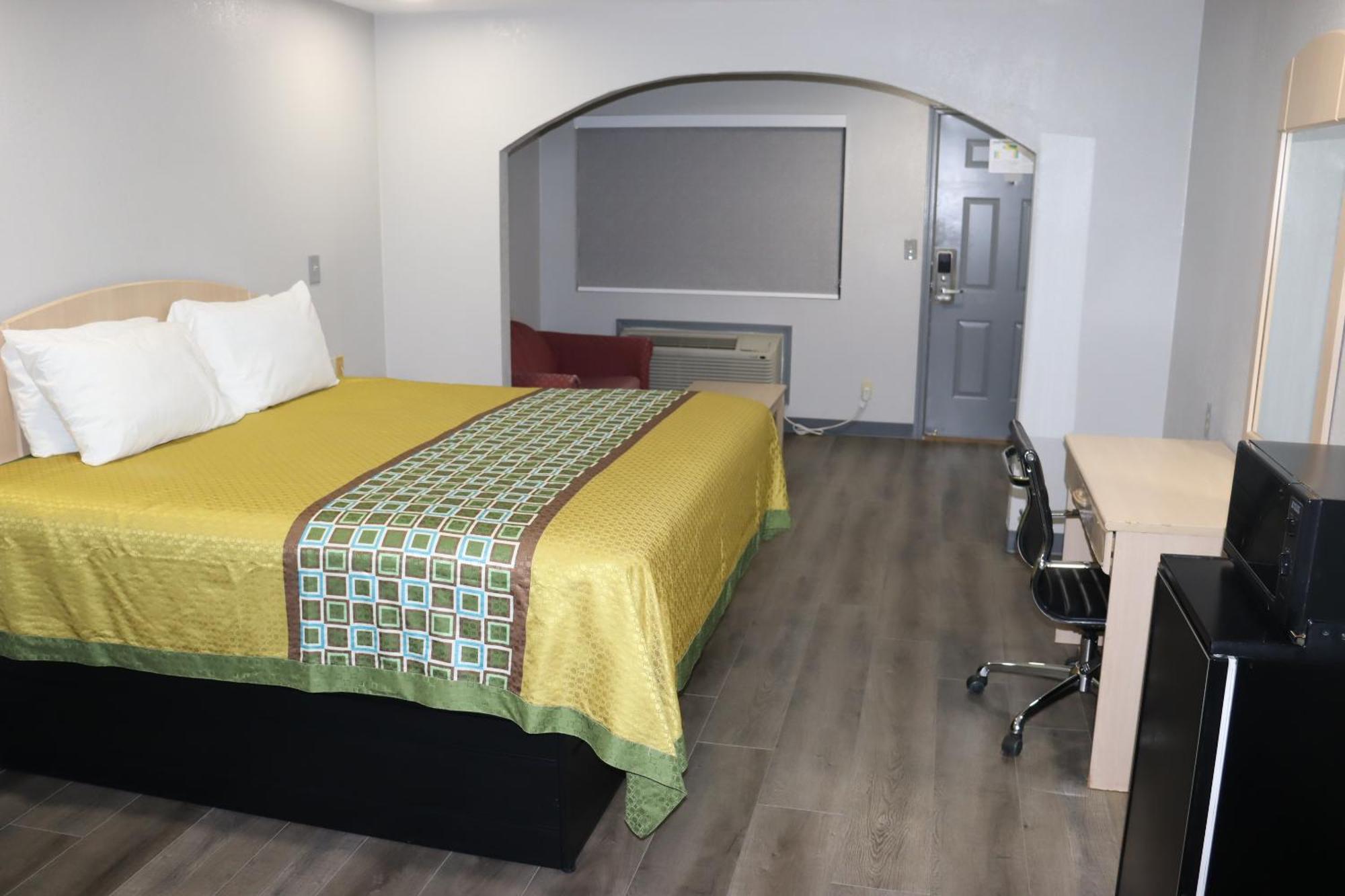 Americas Best Value Inn Cabot Exterior photo