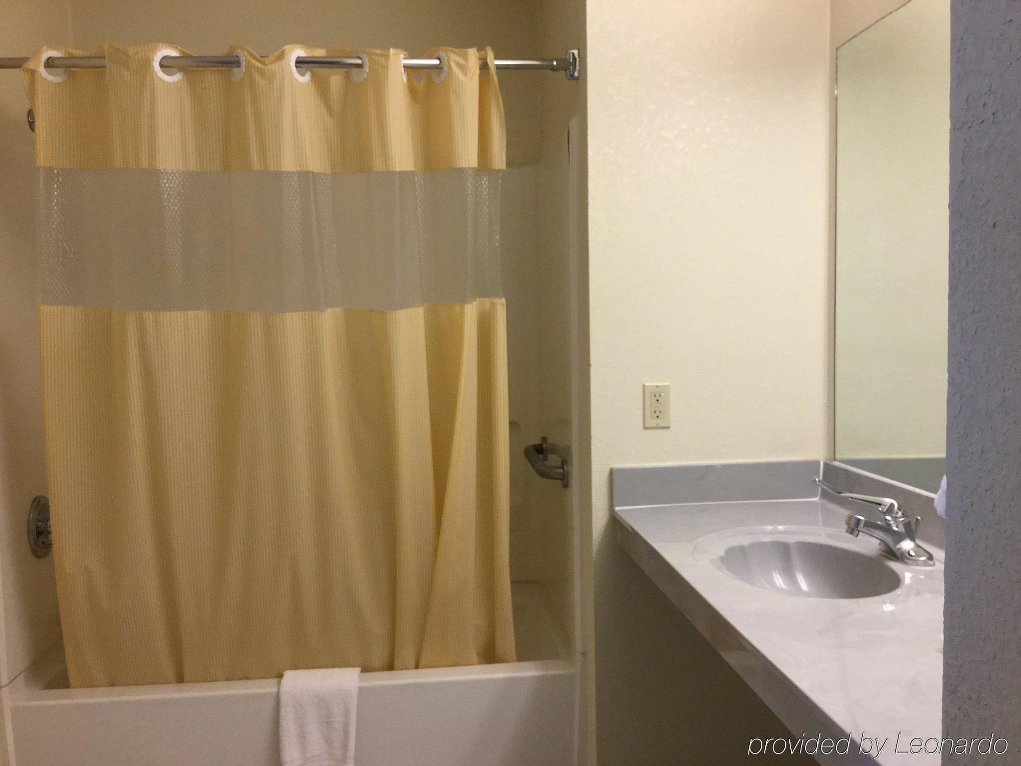 Americas Best Value Inn Cabot Exterior photo