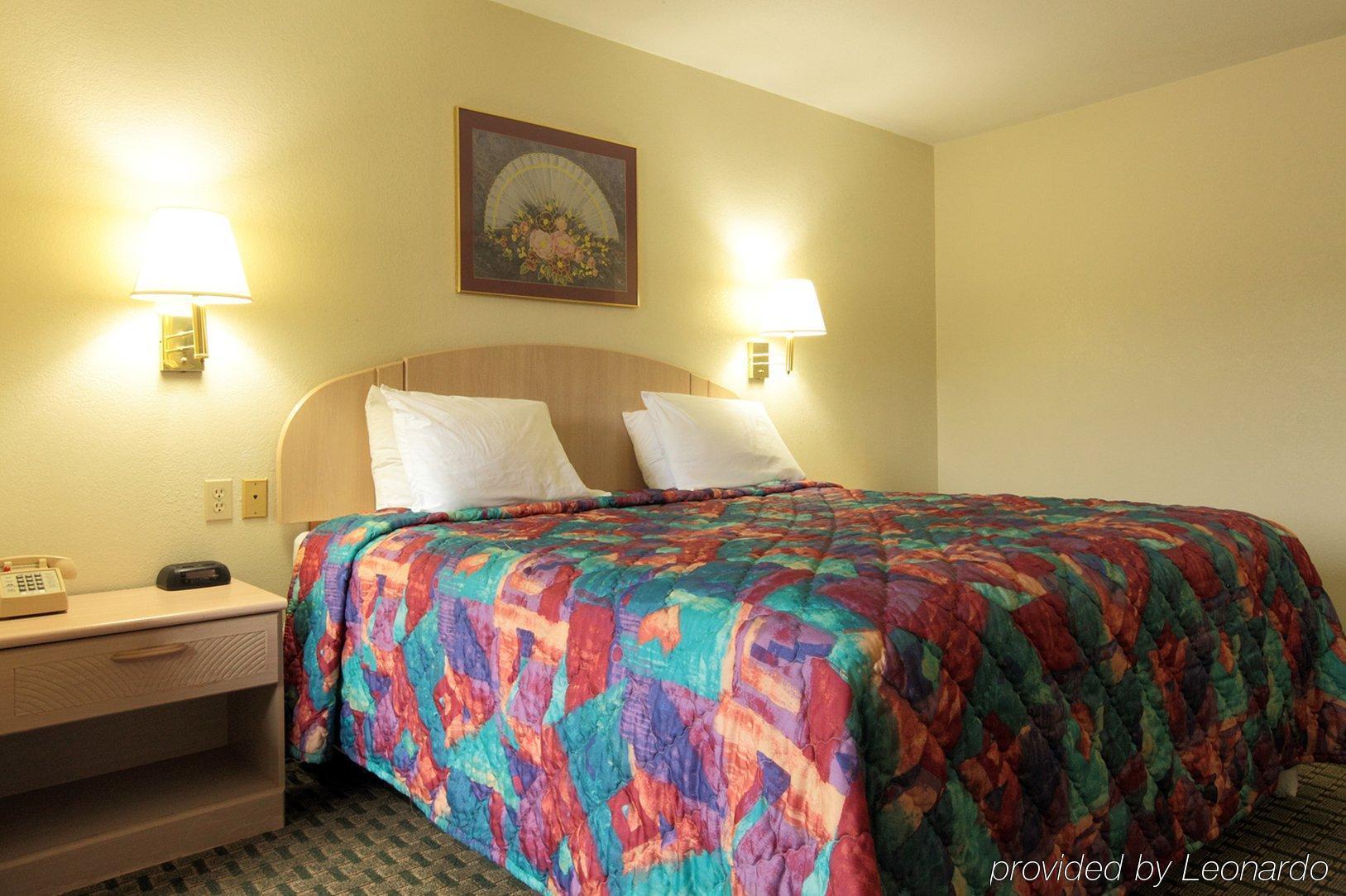 Americas Best Value Inn Cabot Room photo