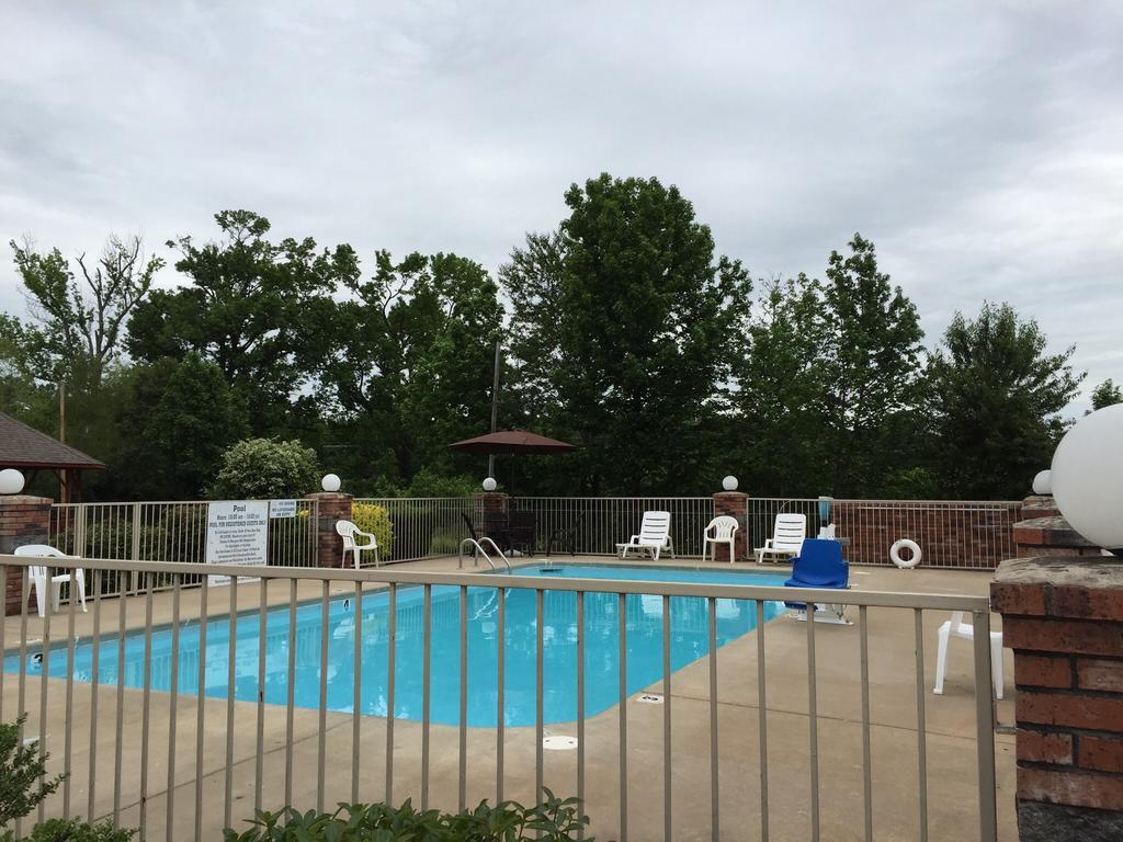 Americas Best Value Inn Cabot Exterior photo