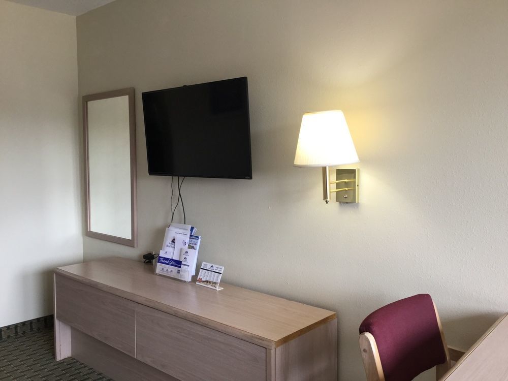 Americas Best Value Inn Cabot Exterior photo